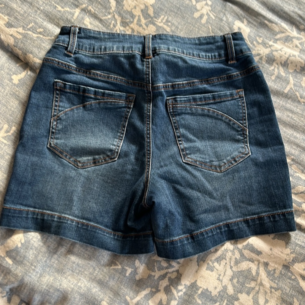 D Jean shorts size 4 - Picture 2 of 5